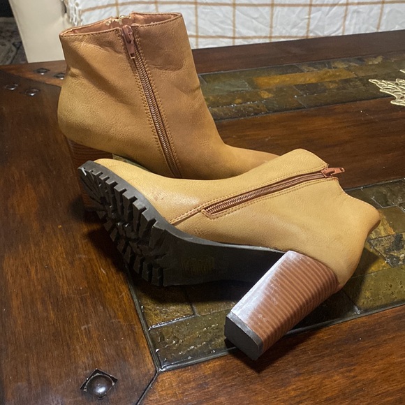 Cary-11 size 7 - Picture 2 of 5